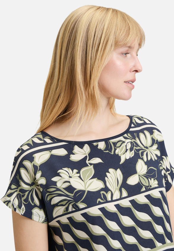 Basic Shirt mit Schleifenknoten / Detailbild