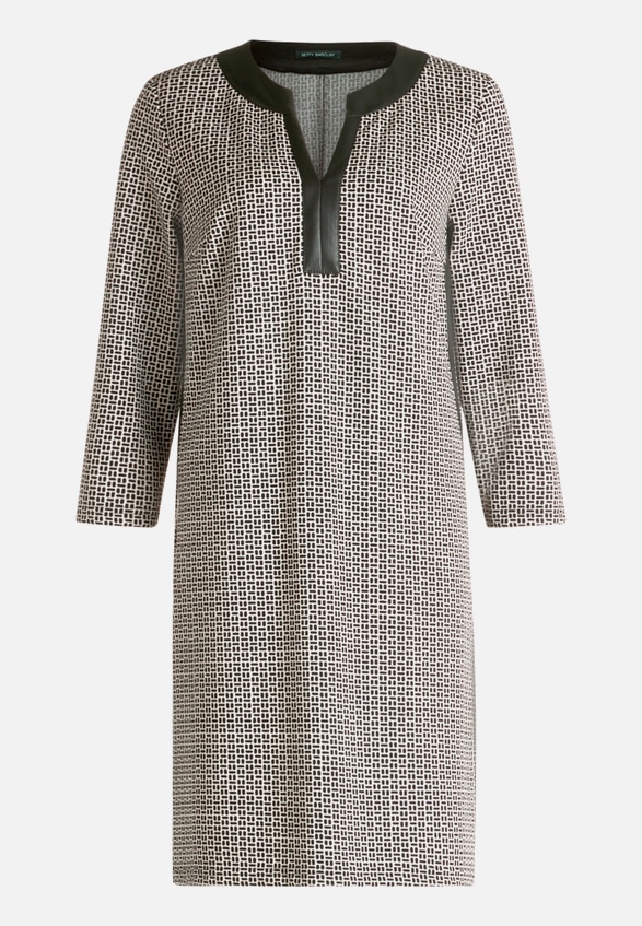 Jerseykleid mit Eingrifftaschen / Vorderseite