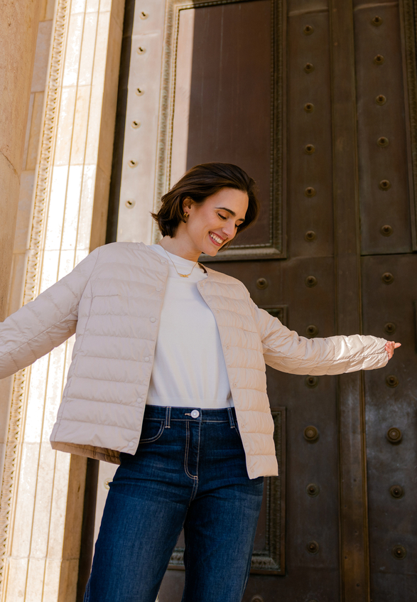 Daunen-Steppjacke mit Rundhalsausschnitt / Imagebild