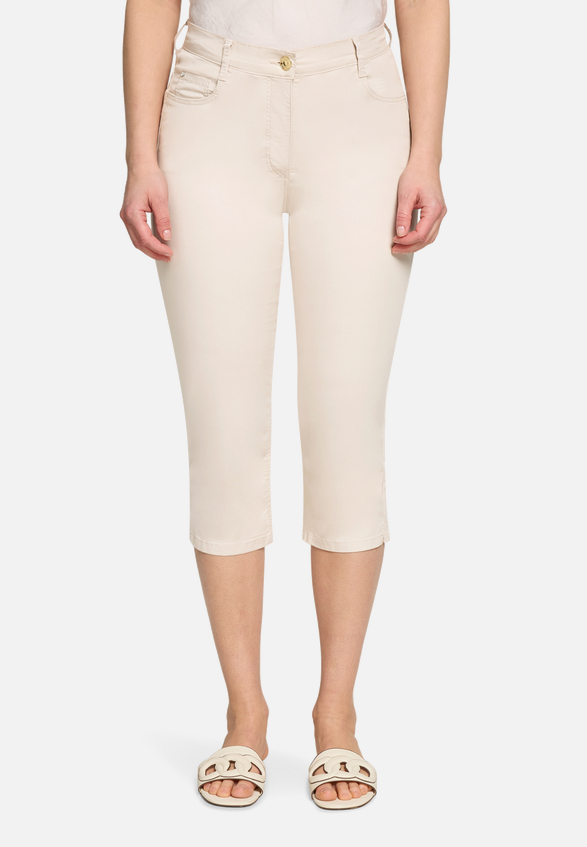 Sommerhose Slim Fit / Modellfoto Vorderseite