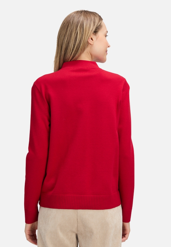Basic-Strickpullover mit Stehkragen / Modellfoto Rückseite