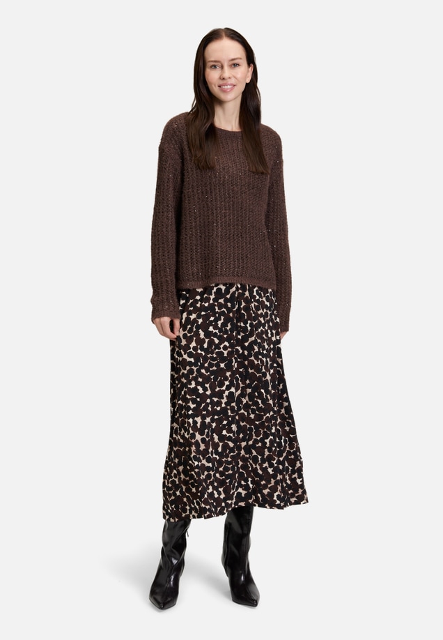 Grobstrick-Pullover mit Pailletten / Modellfoto Vorderseite (Outfit)