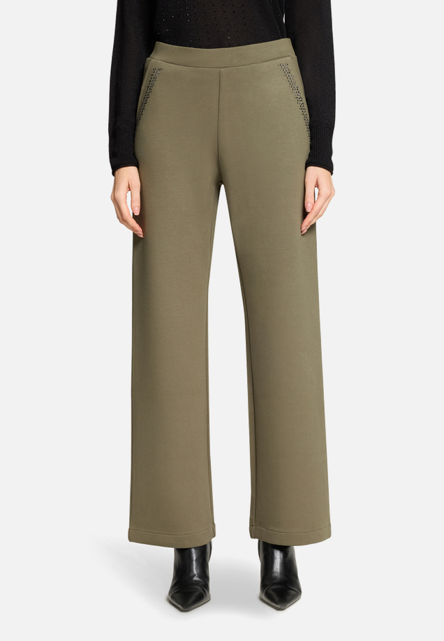 Schlupfhose mit Eingrifftaschen / Modellfoto Vorderseite