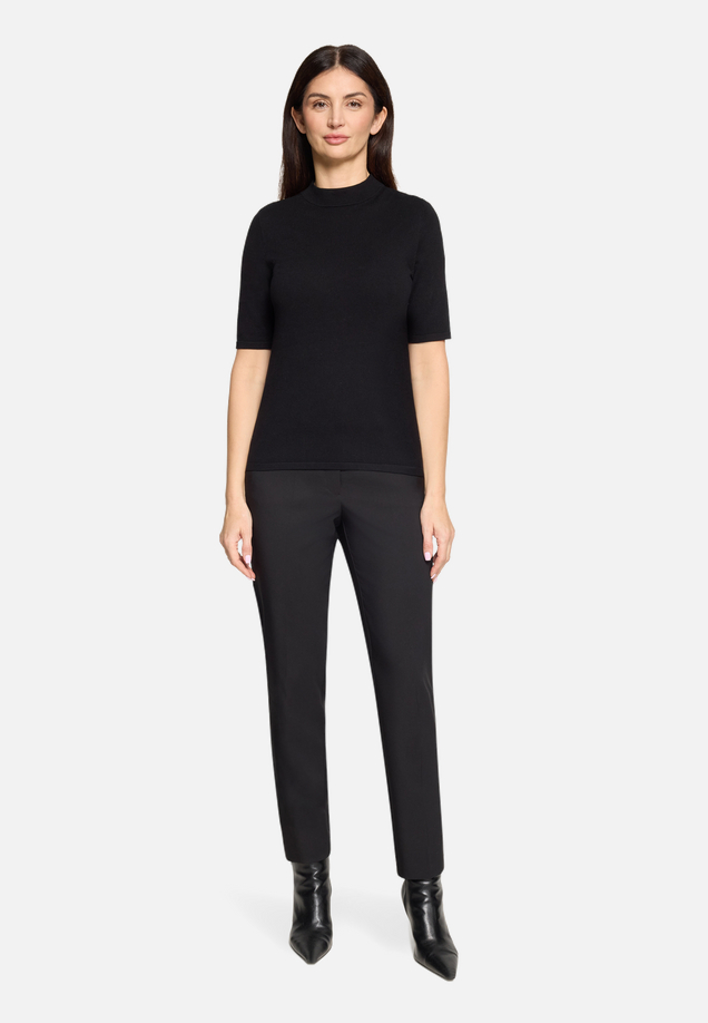 Business-Hose  mit Bügelfalte Style Nele / Modellfoto Vorderseite (Outfit)