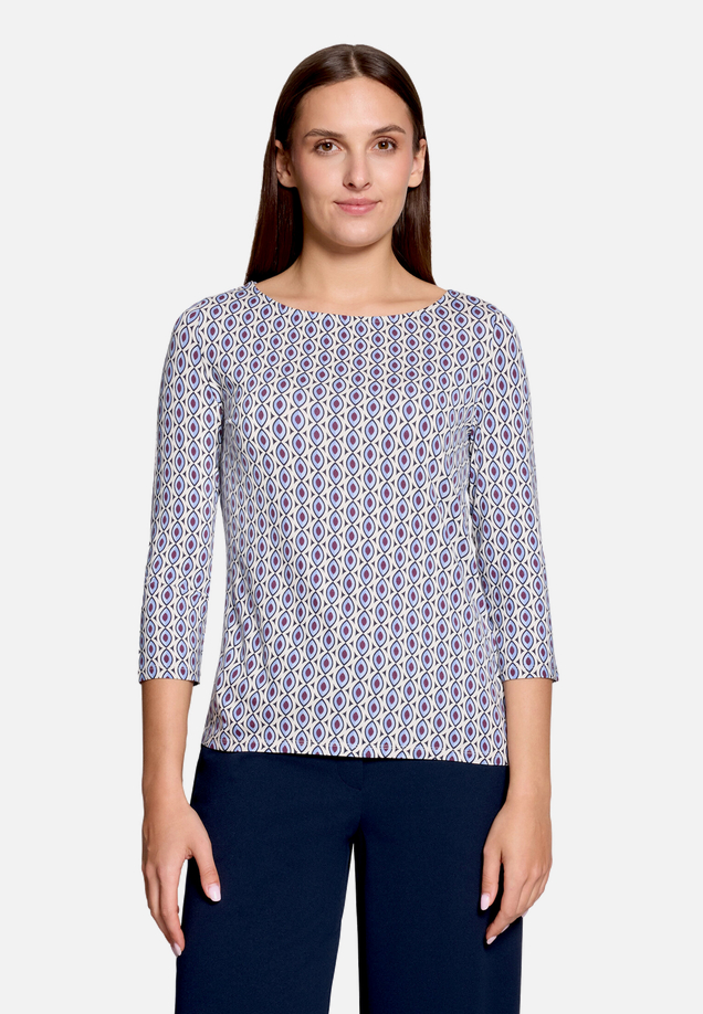 Shirt  3/4 Arm mit grafischem Muster / Modellfoto Vorderseite