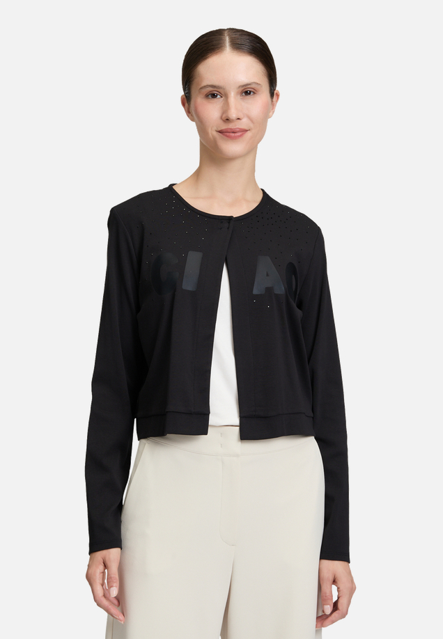 Shirtjacke mit Rundhalsausschnitt / Modellfoto Vorderseite
