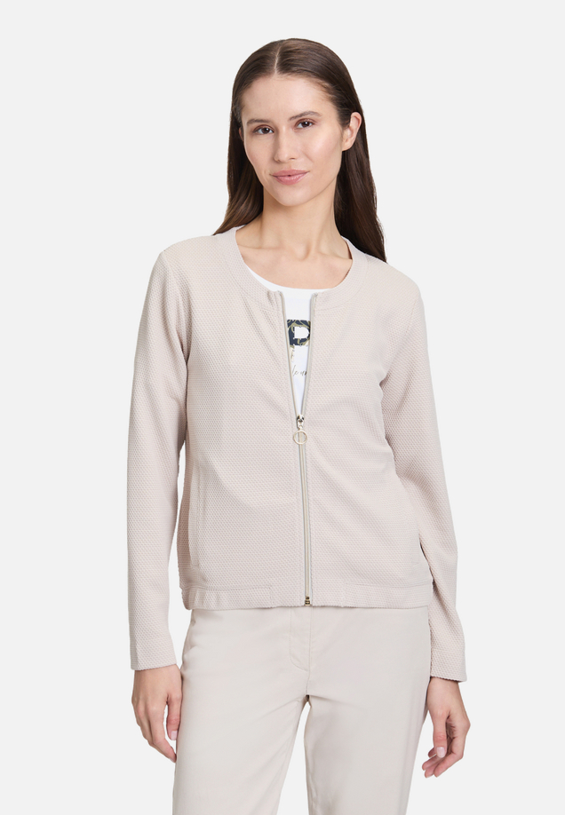Shirtjacke mit Struktur / Modellfoto Vorderseite