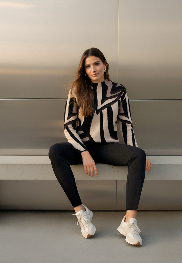 Strickpullover mit Stehkragen / Imagebild