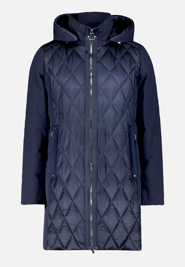 Outdoorjacke mit abnehmbarer Kapuze / Vorderseite