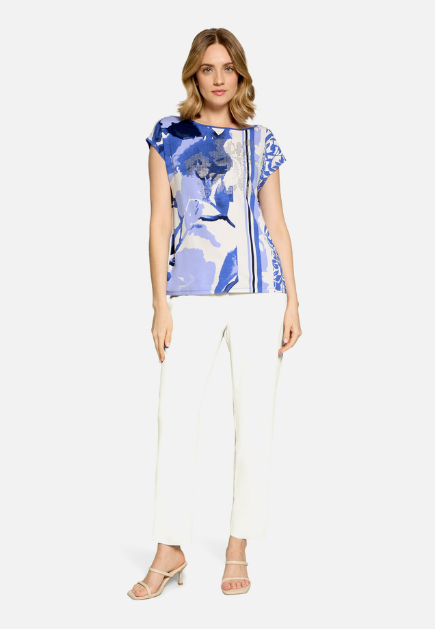 Casual-Shirt mit Aufdruck / Modellfoto Vorderseite (Outfit)