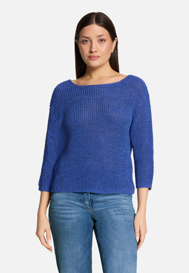 Basic-Strickpullover mit Rippenstruktur / Modellfoto Vorderseite
