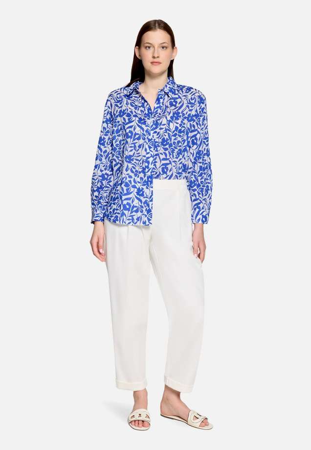 Longbluse langarm / Modellfoto Vorderseite (Outfit)