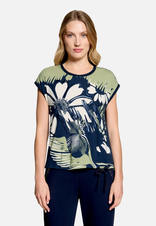 Print-Shirt  mit Tunnelzug  / Modellfoto Vorderseite