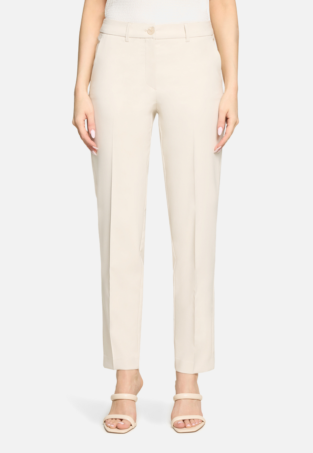 Business-Hose  mit Bügelfalte Style Nele / Modellfoto Vorderseite