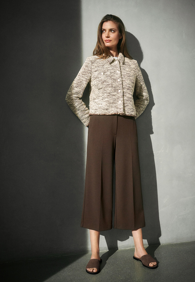 Bouclé-Jacke  mit Knöpfen / Imagebild