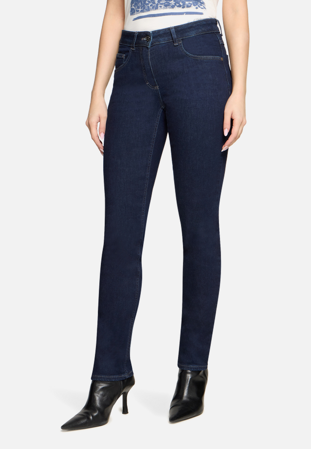 Skinny Jeans  mit Used-Waschung Style Rosalie / Modellfoto Vorderseite