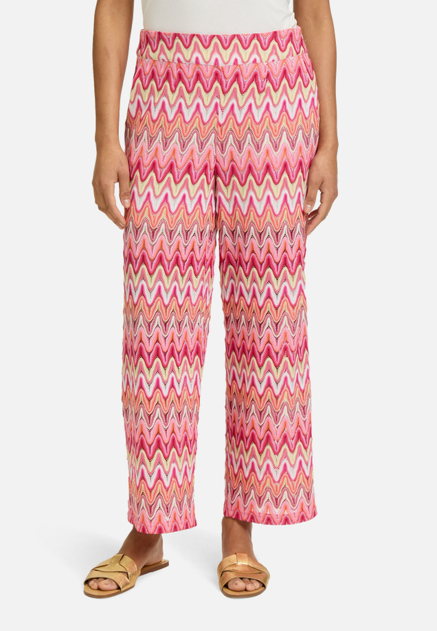 Marlene-Hose mit hohem Bund / Modellfoto Vorderseite