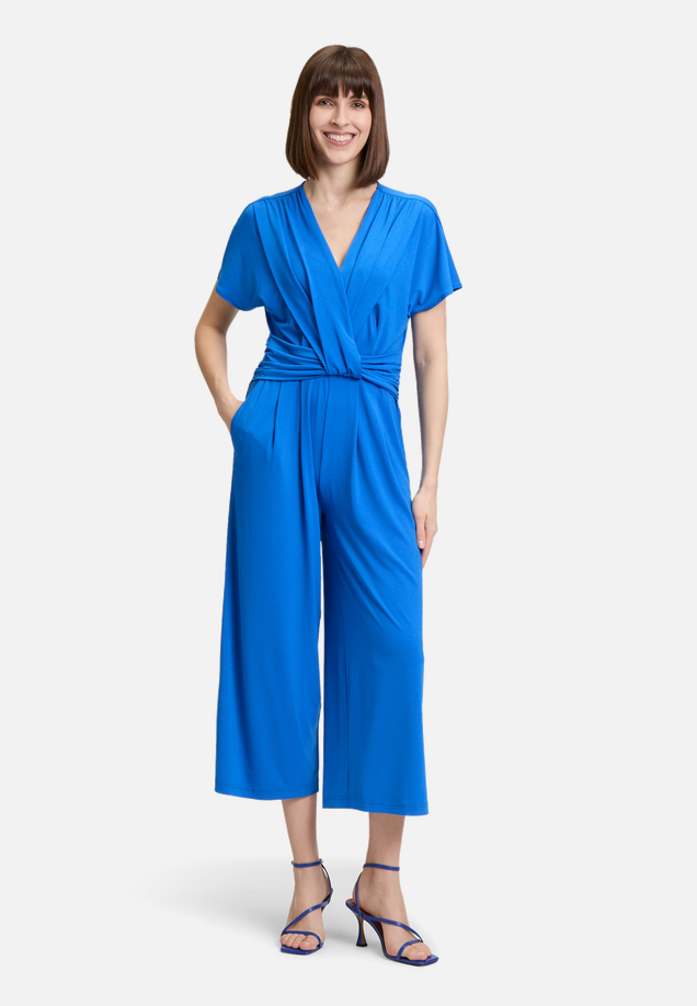 Jumpsuit mit Eingrifftaschen / Modellfoto Vorderseite