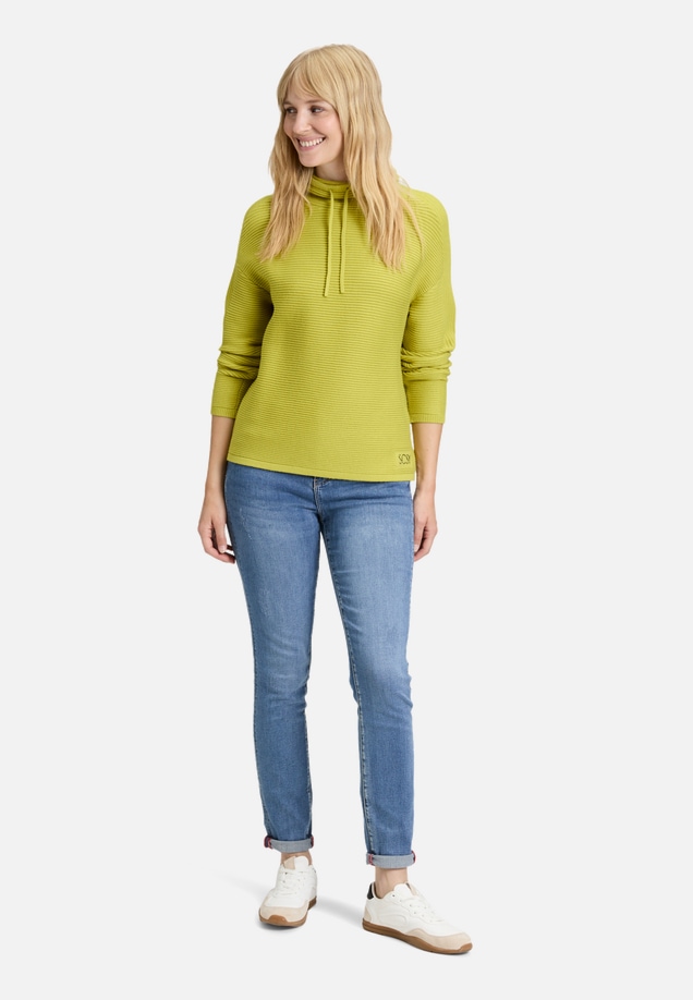 Strickpullover unifarben / Modellfoto Vorderseite (Outfit)