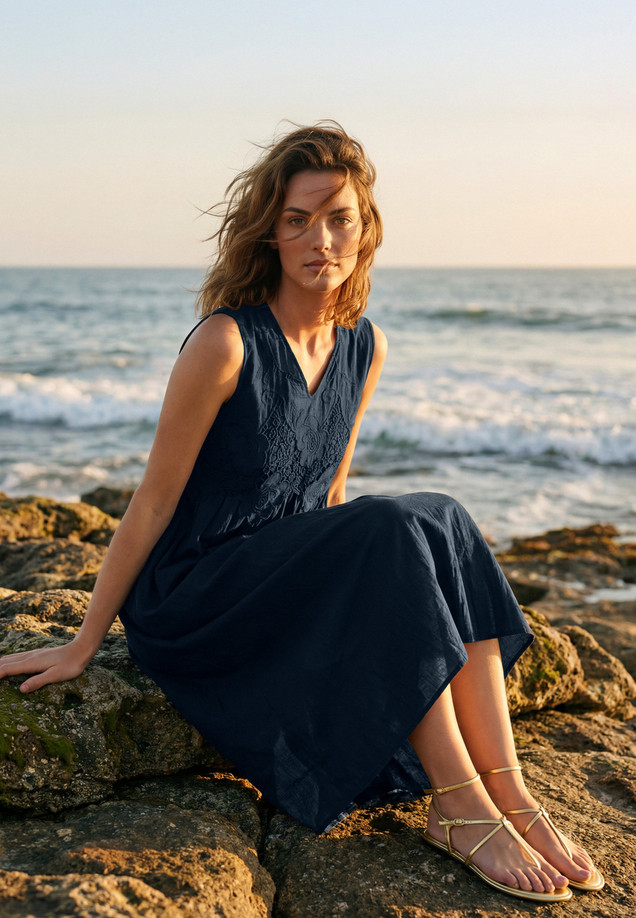 Midikleid mit V-Ausschnitt / Imagebild