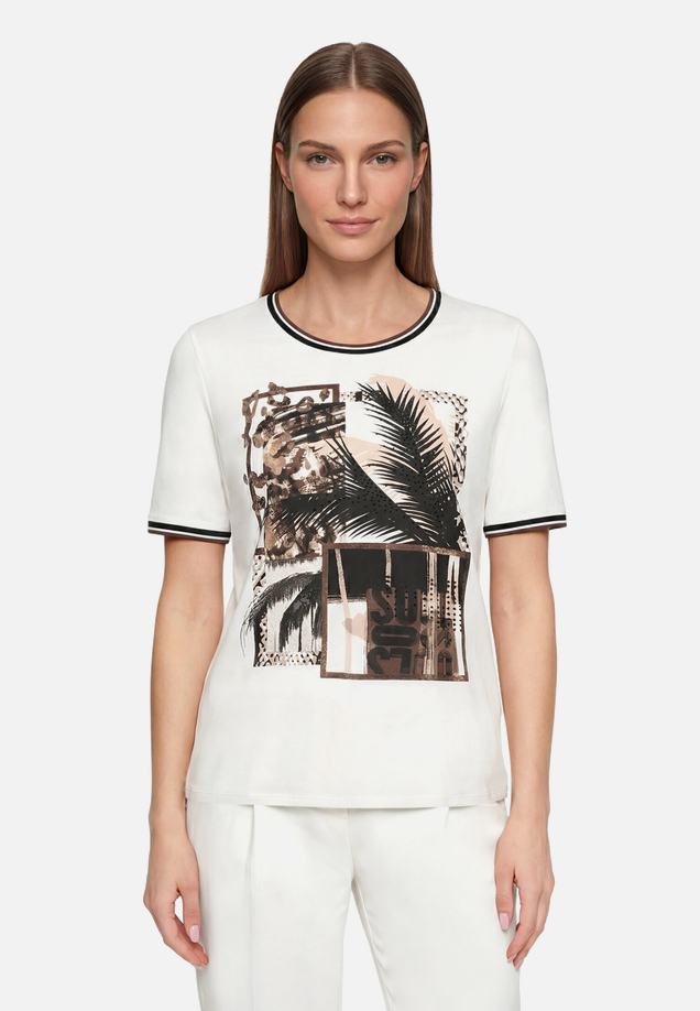 Basic Shirt mit Aufdruck / Modellfoto Vorderseite