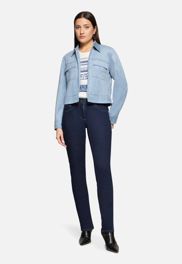 Skinny Jeans  mit Used-Waschung Style Rosalie / Modellfoto Vorderseite (Outfit)