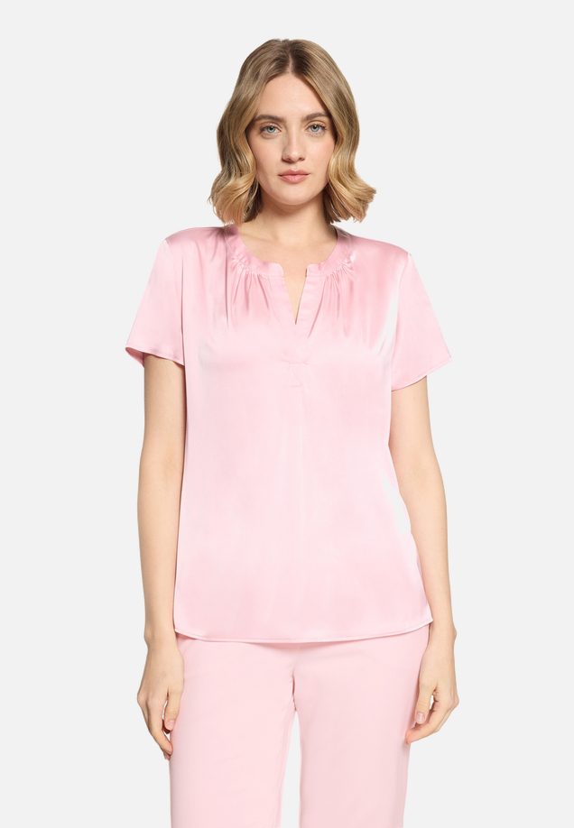 Satin-Bluse kurzarm / Modellfoto Vorderseite