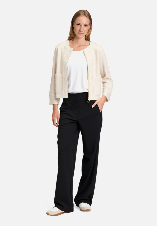 Blazer-Jacke mit Taschen / Modellfoto Vorderseite (Outfit)