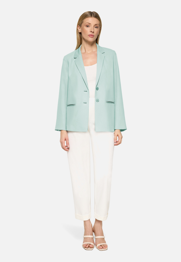 Longblazer mit Reverskragen / Modellfoto Vorderseite (Outfit)