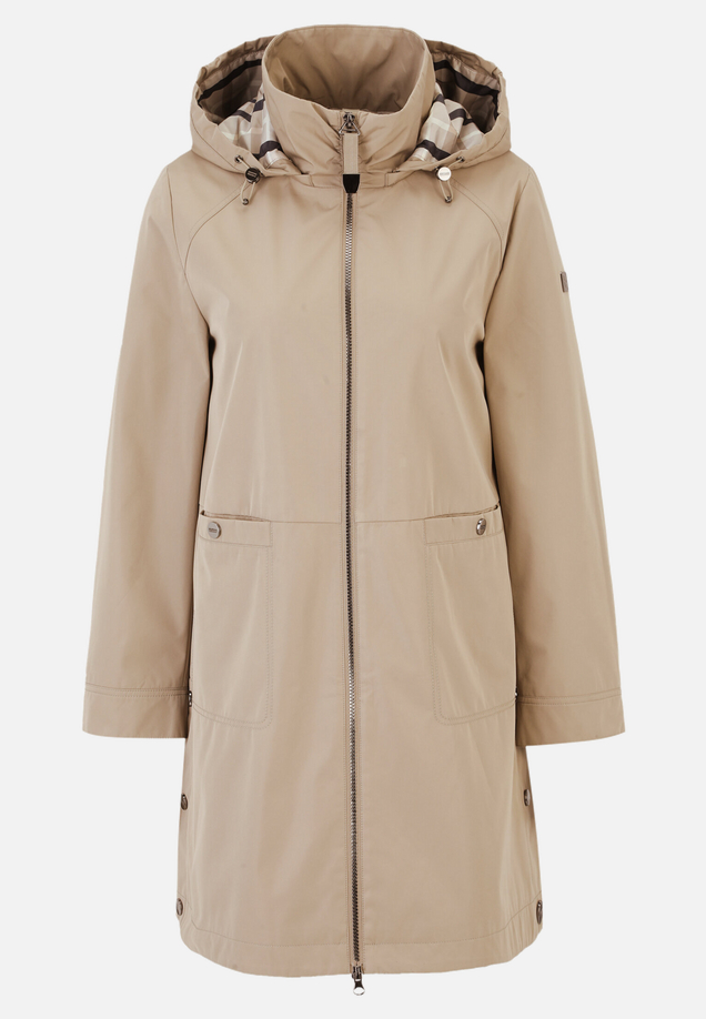 Outdoorjacke mit abnehmbarer Kapuze / Vorderseite