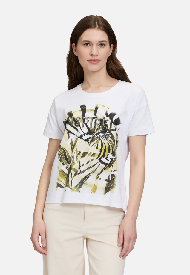 Basic Shirt mit Aufdruck / Modellfoto Vorderseite