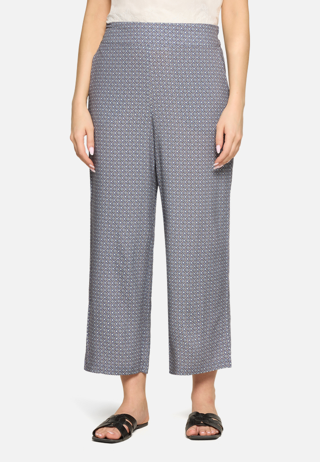 Marlene-Hose mit elastischem Bund / Modellfoto Vorderseite