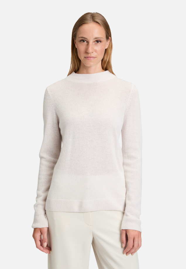 Kaschmir-Pullover mit Stehkragen / Modellfoto Vorderseite