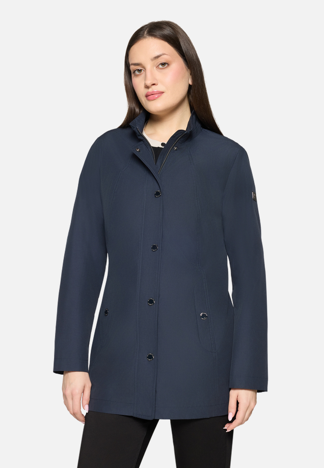 Outdoorjacke mit Stehkragen / Modellfoto Vorderseite