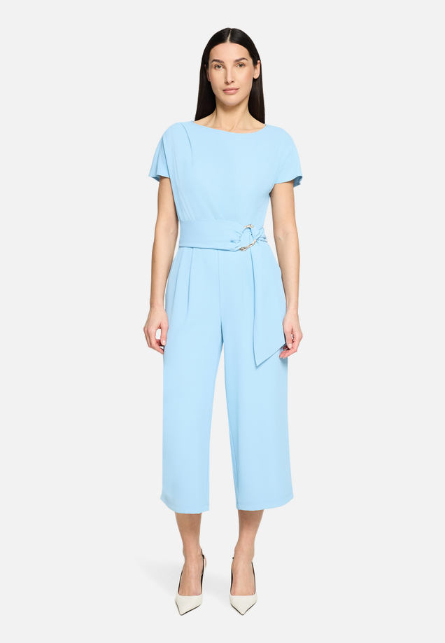 Jumpsuit mit Eingrifftaschen / Modellfoto Vorderseite