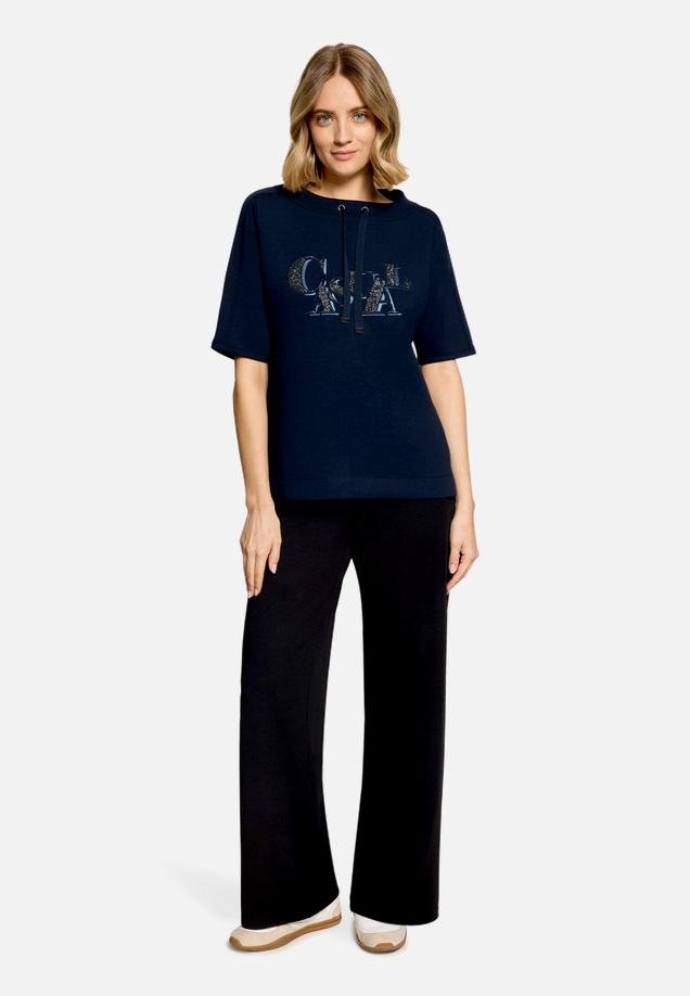 Sweatshirt  kurzarm mit Tunnelzug / Modellfoto Vorderseite (Outfit)
