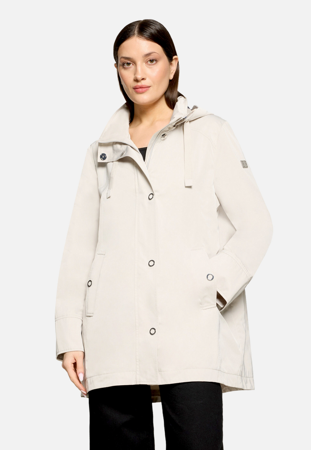 Sommerjacke mit Kapuze / Modellfoto Vorderseite