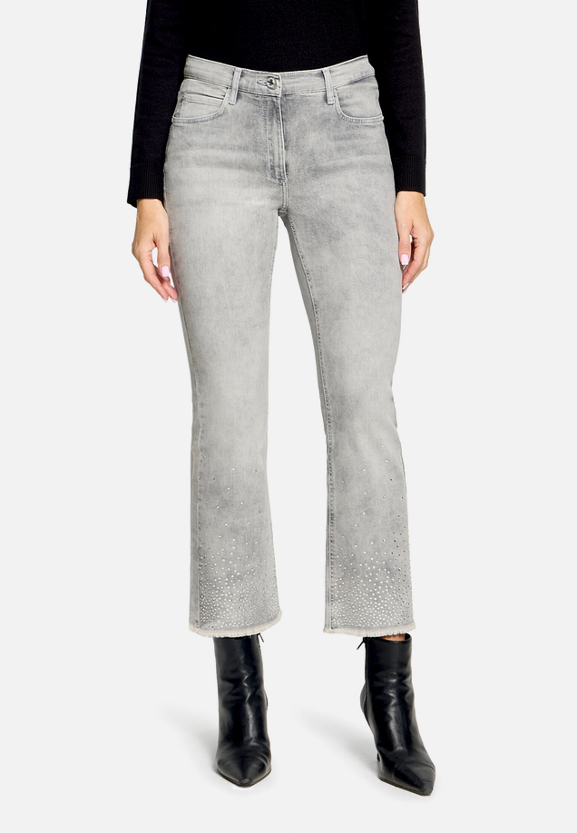 Slim Fit-Hose mit Waschung / Modellfoto Vorderseite