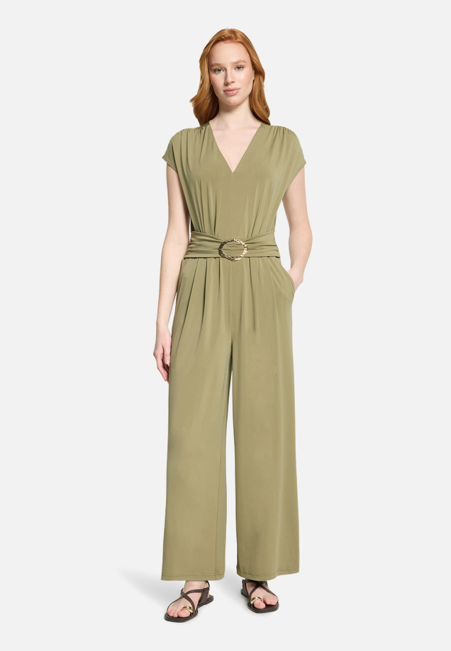 Eleganter Jumpsuit mit Raffung / Modellfoto Vorderseite