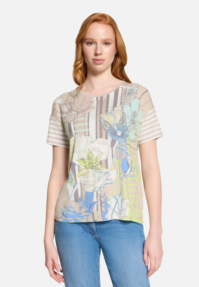 Casual-Shirt mit Ringel / Modellfoto Vorderseite