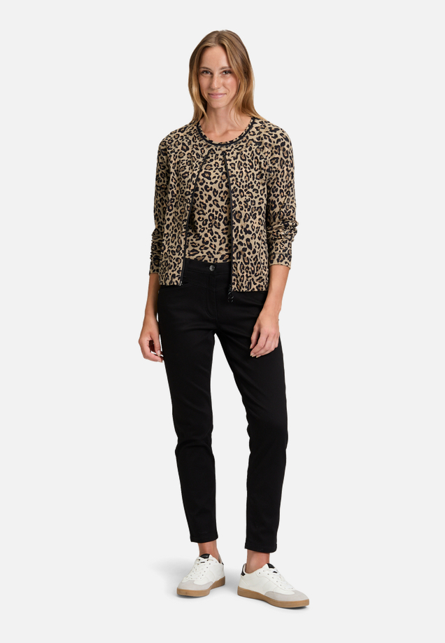 Shirtjacke mit Rippenstruktur / Modellfoto Vorderseite (Outfit)