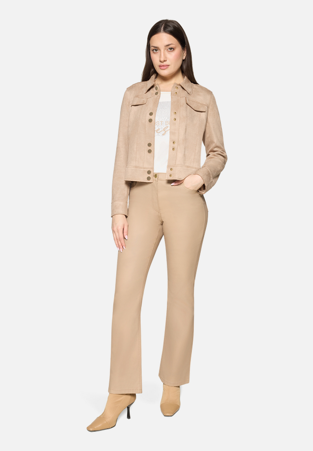 Perfect Body-Hose Slim Fit / Modellfoto Vorderseite (Outfit)