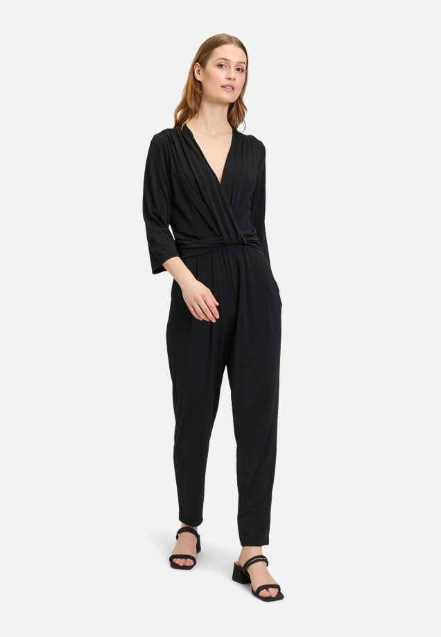 Jumpsuit mit Eingrifftaschen / Modellfoto Vorderseite