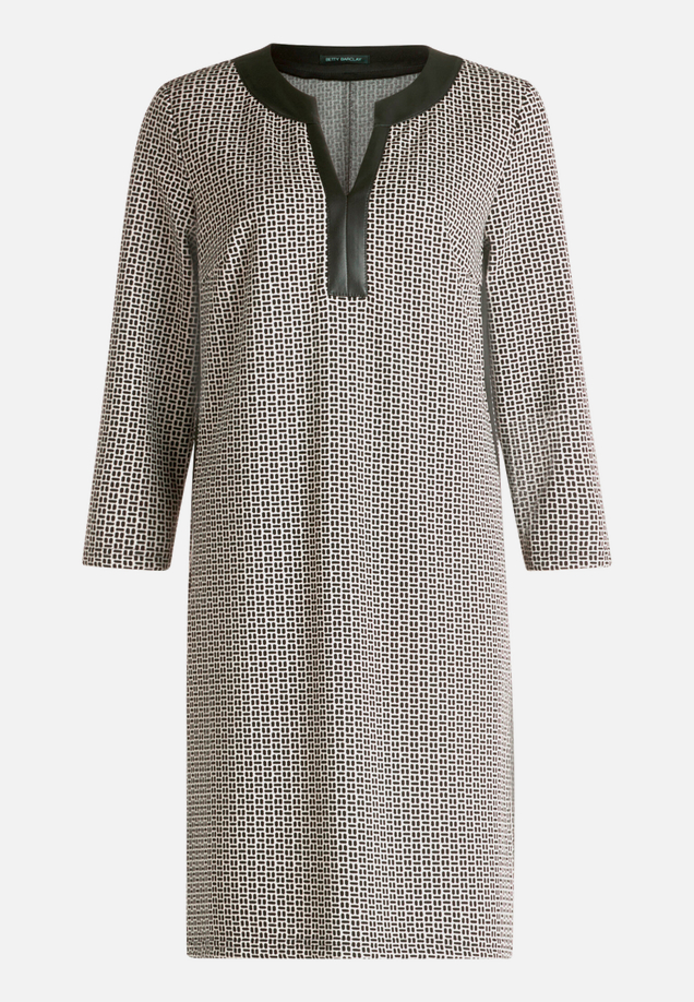 Jerseykleid mit Eingrifftaschen / Vorderseite