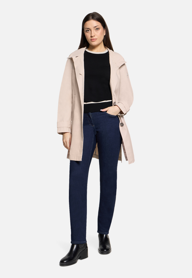 Sommerjacke mit Kragen / Modellfoto Vorderseite (Outfit)
